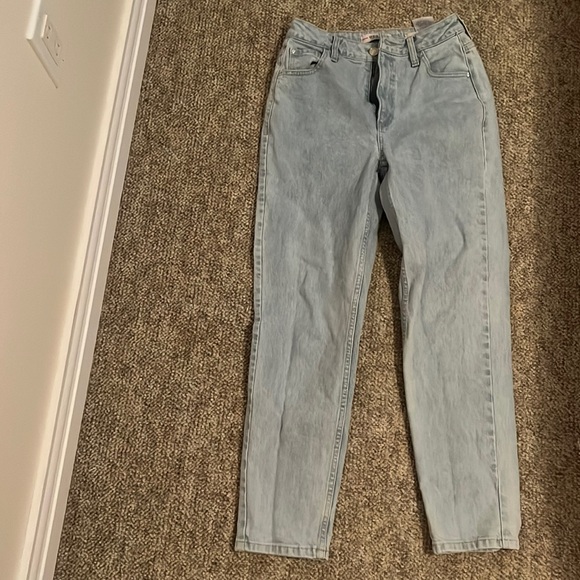 Womens guess jeans never worn excellent condition - Picture 1 of 3